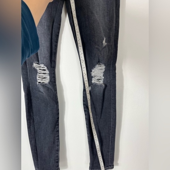 7 for all Mankind The Skinny Distressed Jeans Womens Waist Size 23 Dark Denim - Picture 10 of 13